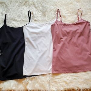 NY&Co layering tanks